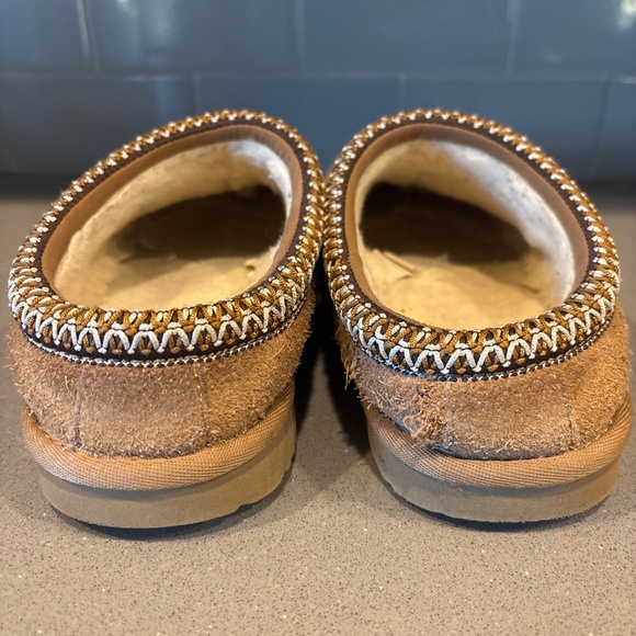 UGG® 5 Tasman II Slipper - Little Kid / Big Kid - Chestnut - Picture 3 of 10